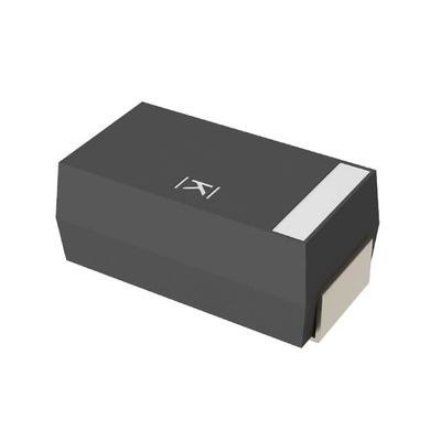 Capacitor électrolytique polymère monté sur PCB A700D686M010AT pour électronique automobile